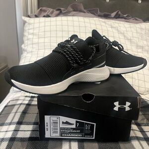 UA W Charged Breathe Lace Sneakers